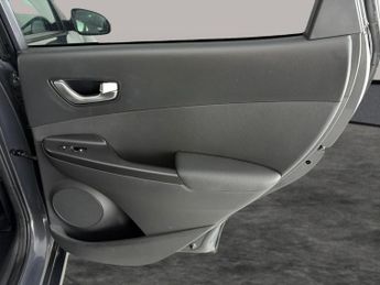 Hyundai Kona 64kWh Ultimate (10.5kW Charger) (204 ps) - HEAT AND COOL SEATS