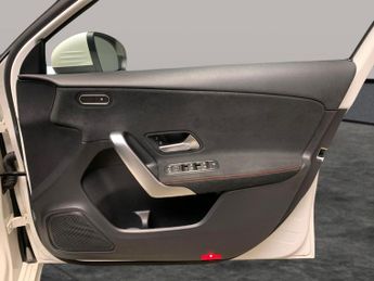 Mercedes-Benz A Class 1.3 A200 AMG Line (Executive) 7G-DCT (163 ps) - SELF PARK - REVE