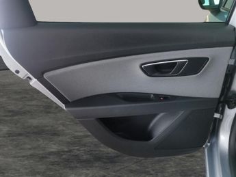 Seat Leon 1.6 TDI SE Dynamic ST DSG (115 ps) - PARK SENSORS - 17IN ALLOYS
