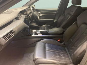 Audi e-tron 55 S line Sportback quattro 95kWh (11kW Charger) (408 ps) - ADJU