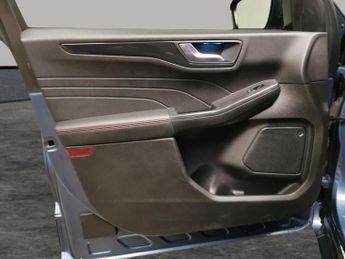 Ford Kuga 2.5 EcoBoost Duratec 14.4kWh ST-Line Plug-in CVT (225 ps) - LANE