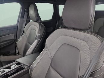 Volvo XC60 2.0 B5 MHEV R-Design Pro (250 ps) - HEATED STEERING - B PILLAR V