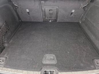 Volvo XC60 2.0 B5 MHEV R-Design Pro (250 ps) - HEATED STEERING - B PILLAR V
