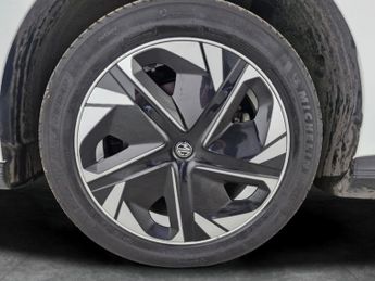 MG Mg4 64kWh SE Long Range (203 ps) - SPEED LIMIT RECOG - 17IN ALLOYS