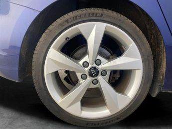 Audi A3 1.5 TFSI 35 S line Sportback S Tronic (150 ps) - CRUISE - DRIVIN
