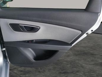 Seat Leon 1.6 TDI SE Dynamic ST DSG (115 ps) - PARK SENSORS - 17IN ALLOYS