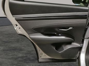 Hyundai Tucson 1.6 h T-GDi 13.8kWh Premium Plug-in 4WD (265 ps) - KEYLESS ENTRY