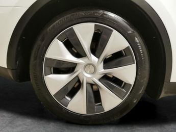 Tesla Model Y SUV RWD (346 ps) - HEATED STEERING - WIFI - BLIND SPOT ASSIST