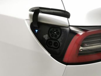 Tesla Model Y SUV RWD (346 ps) - HEATED STEERING - WIFI - BLIND SPOT ASSIST