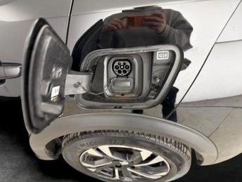 Peugeot E-2008 50kWh Allure Premium + (7kW Charger) (136 ps) - LED - REVERSE CA
