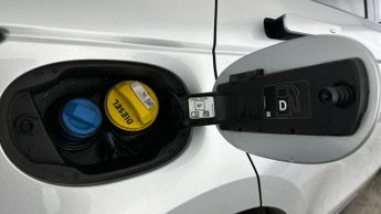Land Rover Range Rover Evoque 2.0 D180 R-Dynamic HSE 4WD (180 ps) - BLIND SPOT ASSIST - BLUETO
