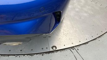 BMW 3 Series 2.0 330e 12kWh M Sport Plug-in (292 ps) - PERFORMANCE CONTROL