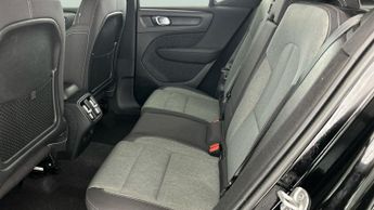 Volvo XC40 2.0 B3 MHEV Core DCT (163 ps) - PARK ASSIST - LED - NAV