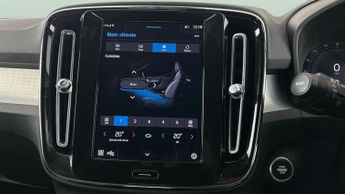 Volvo XC40 2.0 B3 MHEV Core DCT (163 ps) - PARK ASSIST - LED - NAV