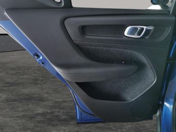 Volvo XC40 2.0 D4 R-Design AWD (190 ps) - LEATHER-NUBUCK - CHARCOAL - ADAPT