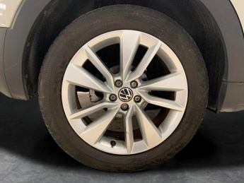 Volkswagen T-cross 1.0 TSI Active DSG (110 ps) - PARK SENSORS - AIR CON - DAB