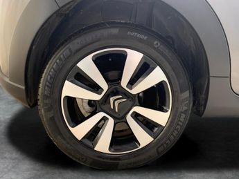 Citroen C3 1.2 PureTech PLUS EAT6 (110 ps) - AIR CON - PARK SENSORS - DAB
