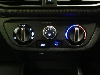 Hyundai i10 1.2 SE Connect (84 ps) - CRUISE - AIR CON - DAB