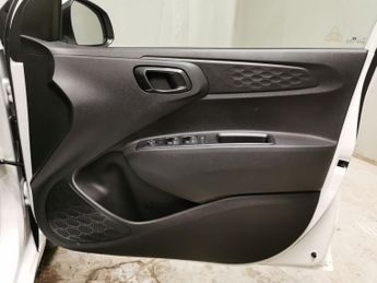 Hyundai i10 1.2 SE Connect (84 ps) - CRUISE - AIR CON - DAB
