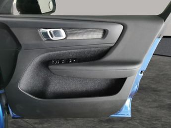 Volvo XC40 2.0 D4 R-Design AWD (190 ps) - LEATHER-NUBUCK - CHARCOAL - ADAPT