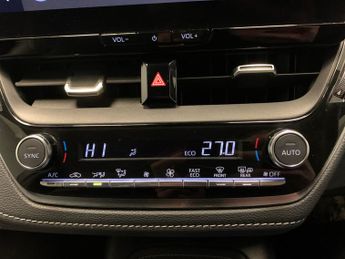 Toyota Corolla 1.8 VVT-h Design Touring Sports CVT (140 ps) - KEYLESS ENTRY - P