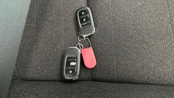Honda HR-V 1.5 h i-MMD Elegance CVT (131 ps) - HEATED SEATS - WIFI - BLIND 