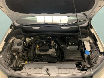 Volkswagen T-cross 1.0 TSI Active DSG (110 ps) - PARK SENSORS - AIR CON - DAB
