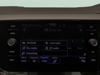 Volkswagen T-cross 1.0 TSI Active DSG (110 ps) - PARK SENSORS - AIR CON - DAB