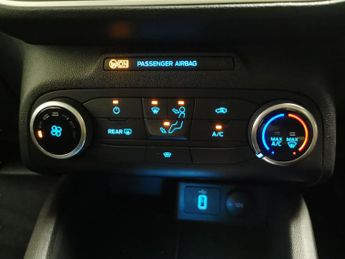 Ford Focus 1.0T EcoBoost Zetec (125 ps) - BLUETOOTH - CRUISE - PADDLE SHIFT