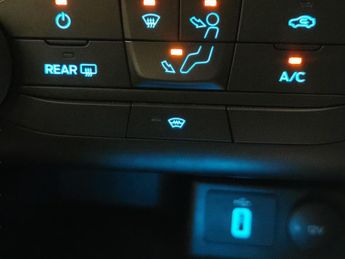 Ford Focus 1.0T EcoBoost Zetec (125 ps) - BLUETOOTH - CRUISE - PADDLE SHIFT