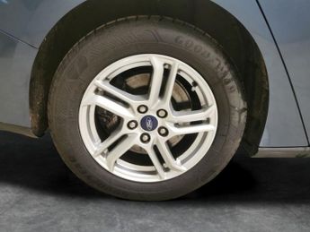 Ford Focus 1.0T EcoBoost Zetec (125 ps) - BLUETOOTH - CRUISE - PADDLE SHIFT