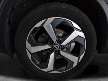 Nissan Qashqai 1.3 DIG-T MHEV N-Connecta (140 ps) - KEYLESS ENTRY - 360 CAM - L