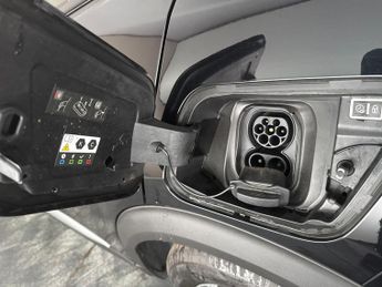 Peugeot E-2008 50kWh GT (7kW Charger) (136 ps) - LED - REVERSE CAM - NAV