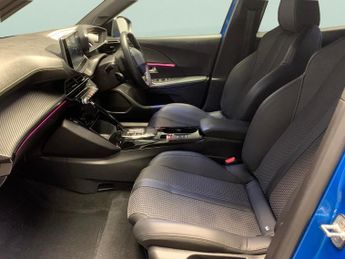 Peugeot E-2008 50kWh GT (7kW Charger) (136 ps) - LED - REVERSE CAM - NAV