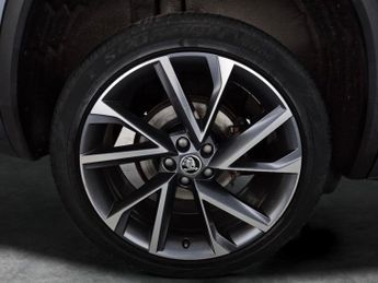 Skoda Kodiaq 2.0 TDI SportLine DSG 4WD (7 Seat) (150 ps) - SMARTLINK - 7 SEAT