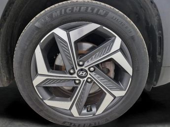 Hyundai Tucson 1.6 h T-GDi Premium (230 ps) - NAV - HEATED STEERING - BLIND SPO