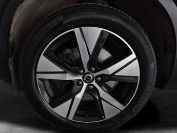 Volvo XC40 1.5h T4 Recharge 10.7kWh Plus Plug-in (211 ps) - KEYLESS ENTRY