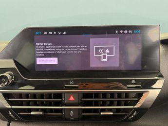 Citroen C4 X 1.2 PureTech Shine Fastback EAT8 (130 ps) - NAV - BLIND SPOT ASS