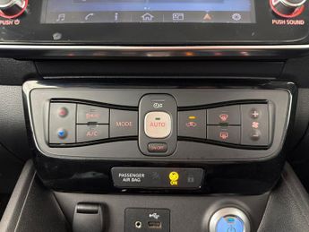 Nissan Leaf 40kWh Acenta (150 ps) - LANE DEPARTURE  - CRUISE - AIR CON