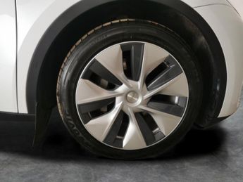 Tesla Model Y (Dual Motor) Long Range 4WDE (384 bhp) - REVERSE CAM - NAV - LEA
