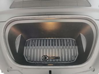 Tesla Model Y (Dual Motor) Long Range 4WDE (384 bhp) - REVERSE CAM - NAV - LEA