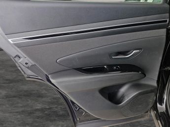 Hyundai Tucson 1.6 h T-GDi Premium (230 ps) - NAV - HEATED STEERING - BLIND SPO