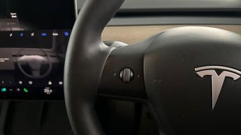 Tesla Model Y (Dual Motor) Long Range 4WDE (384 bhp) - HEATED STEERING - WIFI