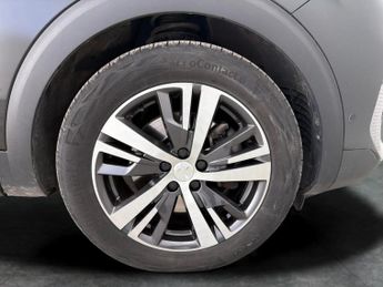 Peugeot 3008 1.6 13.2kWh Allure Premium + Plug-in e-EAT (225 ps) - BLUETOOTH 