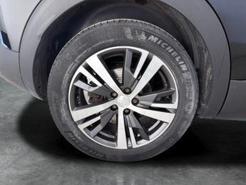 Peugeot 3008 1.6 13.2kWh Allure Premium + Plug-in e-EAT (225 ps) - BLUETOOTH 