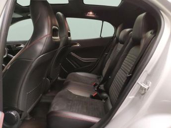 Mercedes-Benz GLA 2.1 GLA220 CDI AMG Line 7G-DCT 4MATIC (170 ps) - NAV - COMFORT P