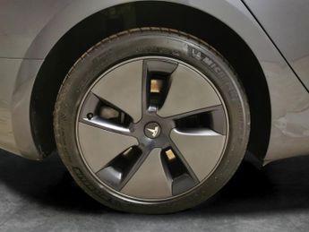 Tesla Model 3 Saloon RWD (241 bhp) - PARK ASSIST - LED - REVERSE CAM