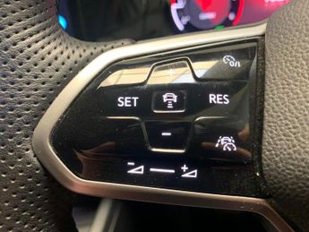Volkswagen Golf 2.0 TDI GTD DSG (200 ps) - DIGITAL DASH - PADDLE SHIFT - PARK SE
