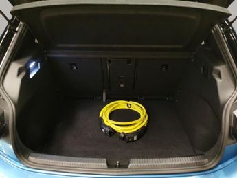 Volkswagen ID.3 Pro 58kWh (204 ps) - HEATED STEERING - BLIND SPOT ASSIST - LANE 