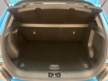 Hyundai Kona 64kWh Ultimate (10.5kW Charger) (204 ps) - KEYLESS ENTRY - REVER